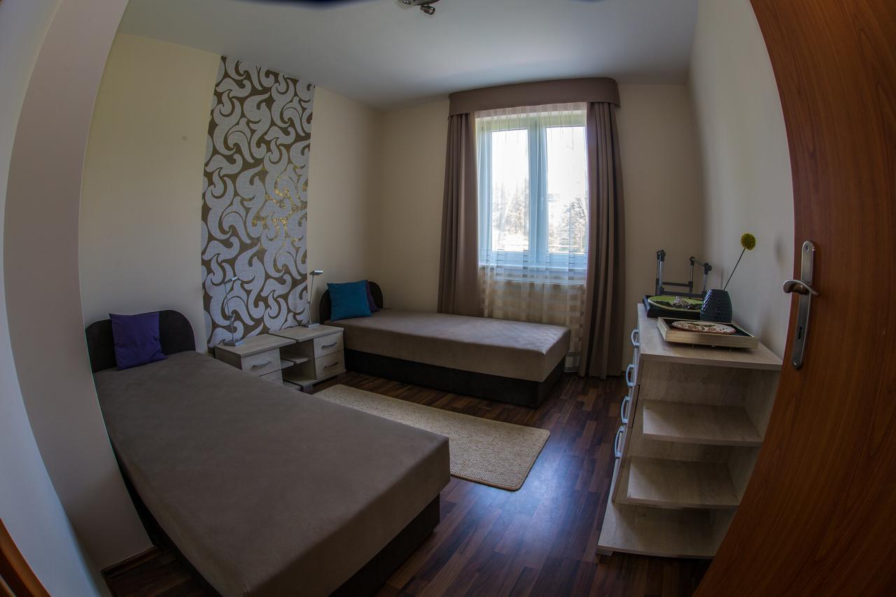 Aqua Line Apartmanház Hajdúszoboszló Esterno foto