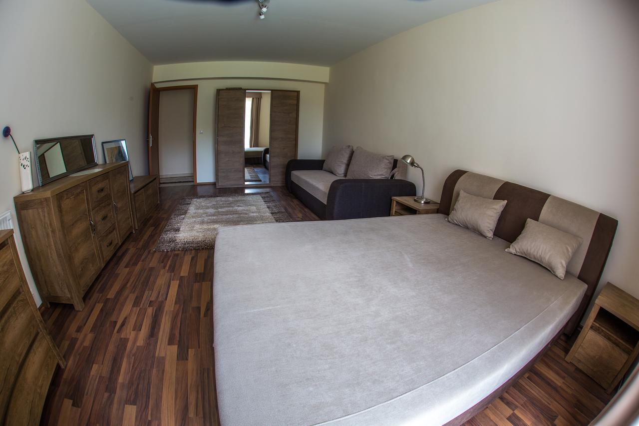 Aqua Line Apartmanház Hajdúszoboszló Esterno foto