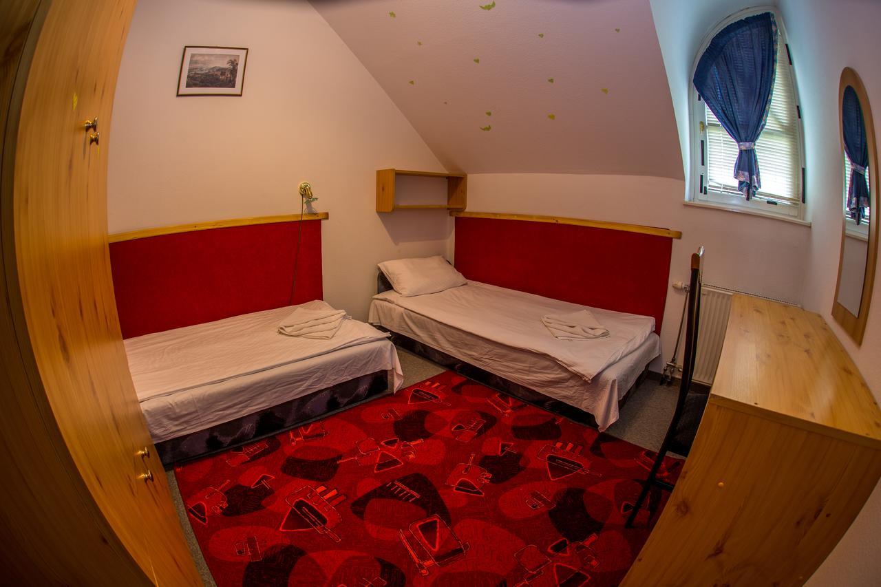Aqua Line Apartmanház Hajdúszoboszló Esterno foto