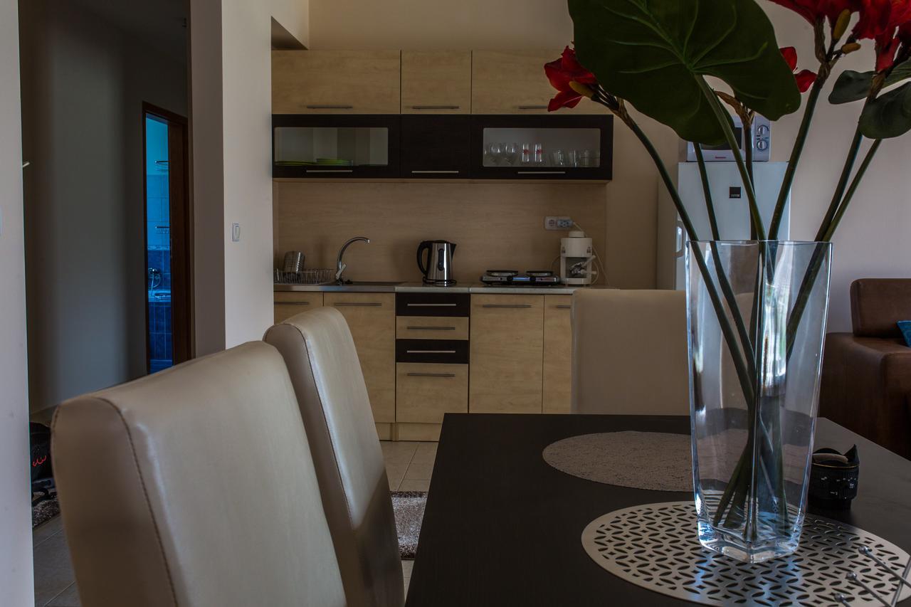 Aqua Line Apartmanház Hajdúszoboszló Esterno foto
