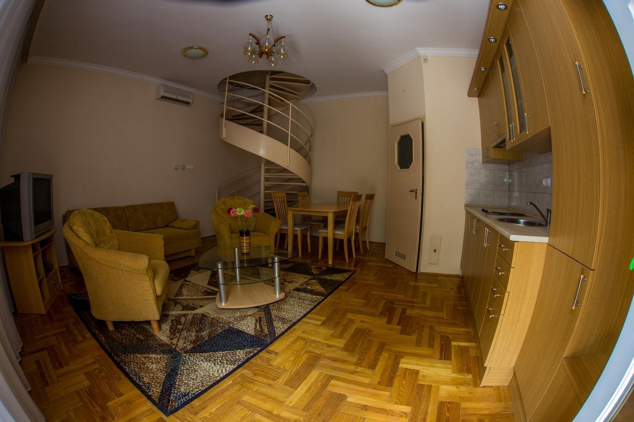 Aqua Line Apartmanház Hajdúszoboszló Esterno foto