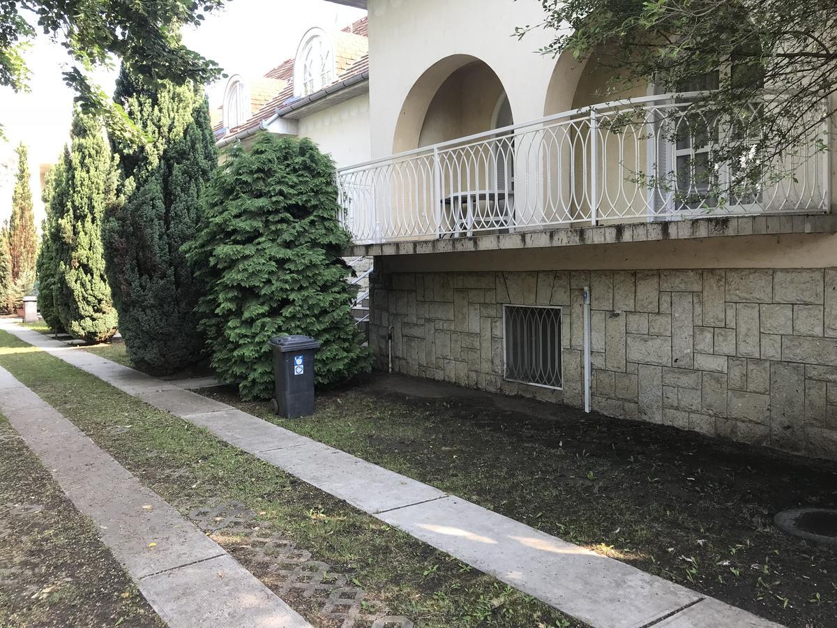 Aqua Line Apartmanház Hajdúszoboszló Esterno foto