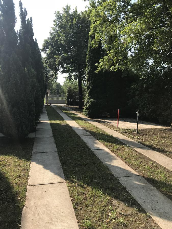 Aqua Line Apartmanház Hajdúszoboszló Esterno foto