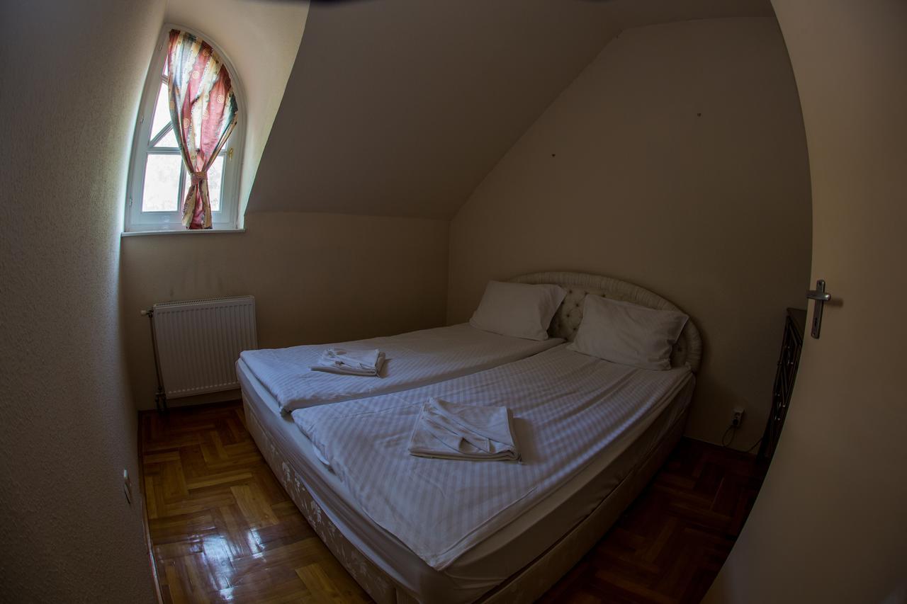 Aqua Line Apartmanház Hajdúszoboszló Esterno foto