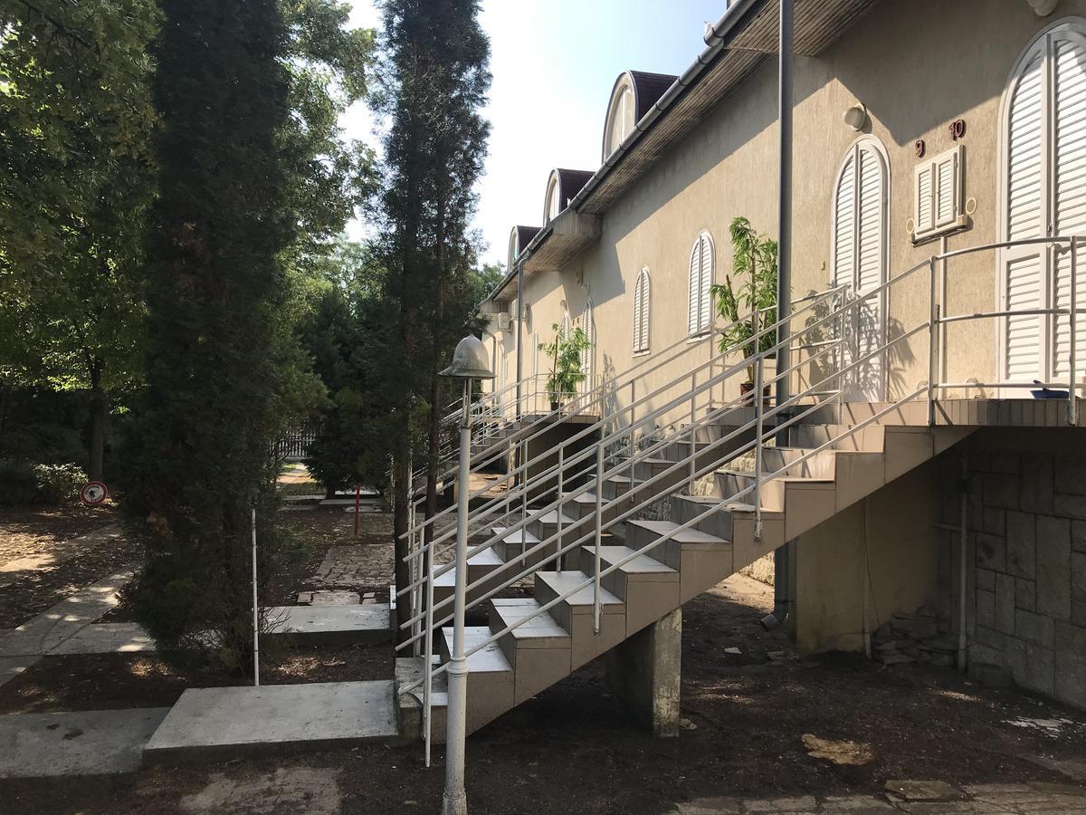 Aqua Line Apartmanház Hajdúszoboszló Esterno foto