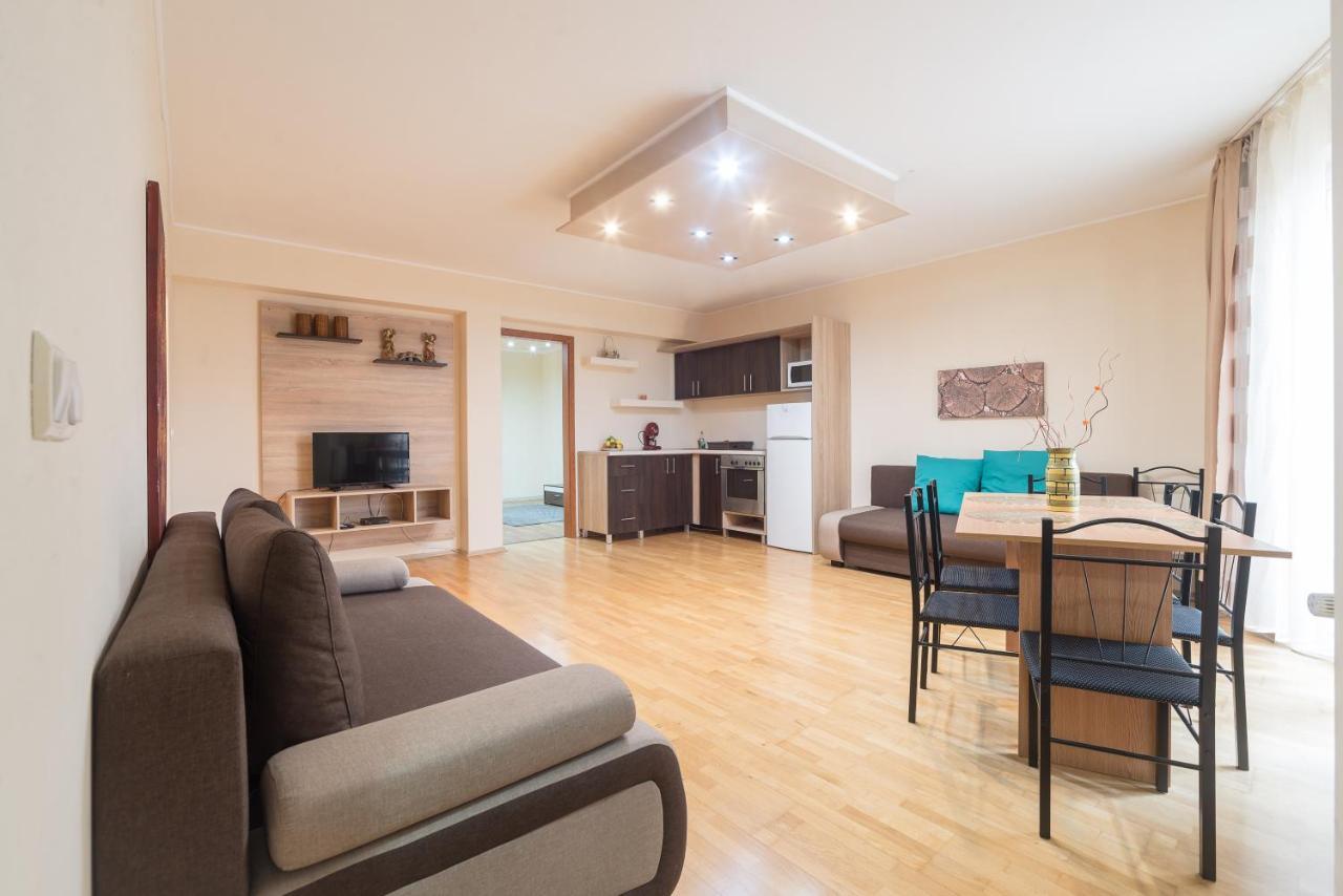 Aqua Line Apartmanház Hajdúszoboszló Esterno foto