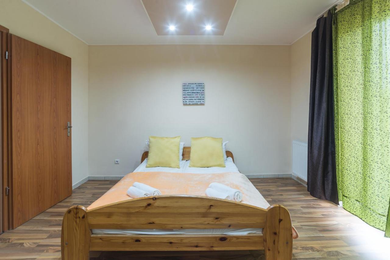 Aqua Line Apartmanház Hajdúszoboszló Esterno foto