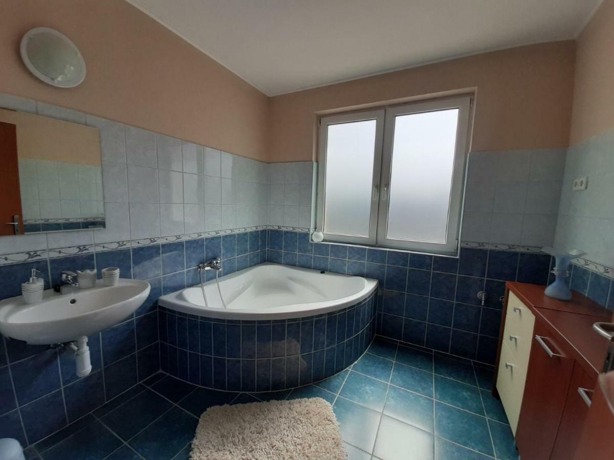 Aqua Line Apartmanház Hajdúszoboszló Esterno foto