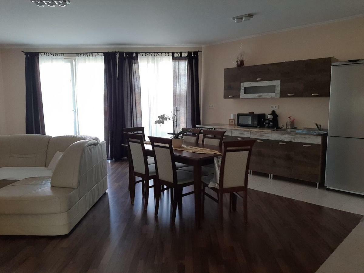 Aqua Line Apartmanház Hajdúszoboszló Esterno foto